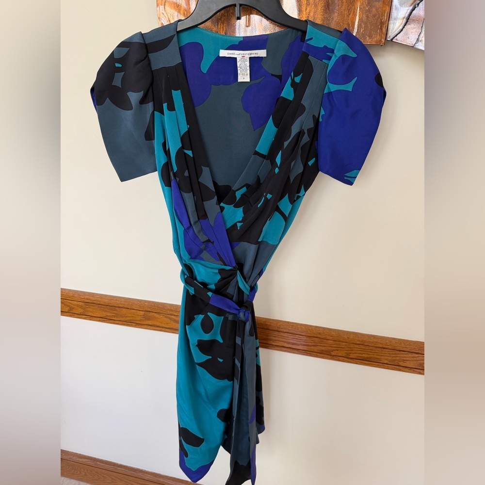 DVF Wrap Dress size 2 Rizer - Picture 4 of 8